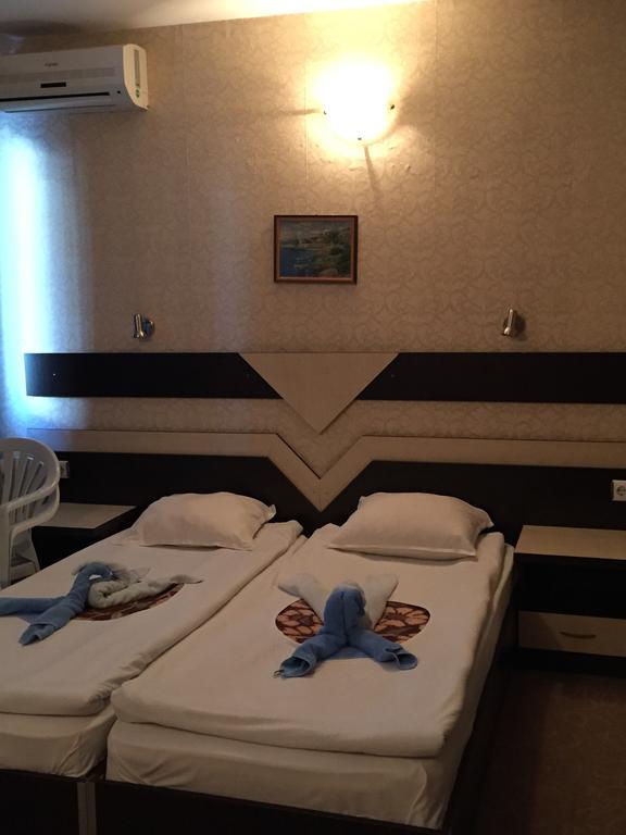 Elvira Hotel Ravda Habitación foto