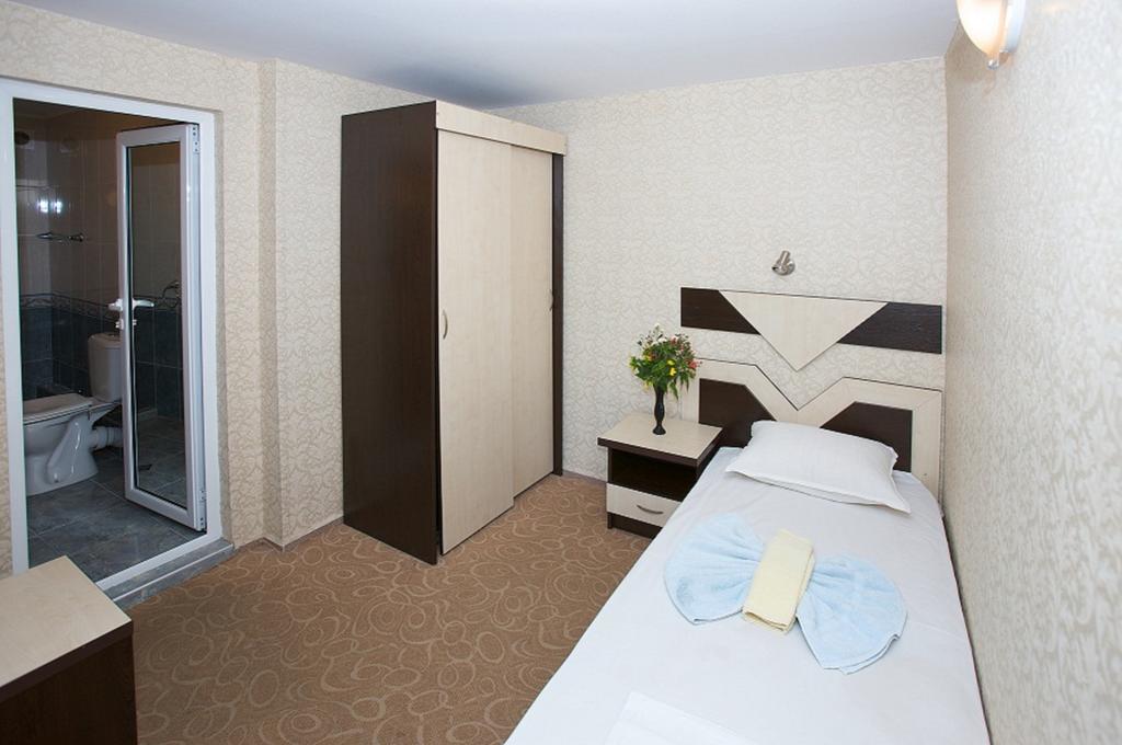 Elvira Hotel Ravda Habitación foto