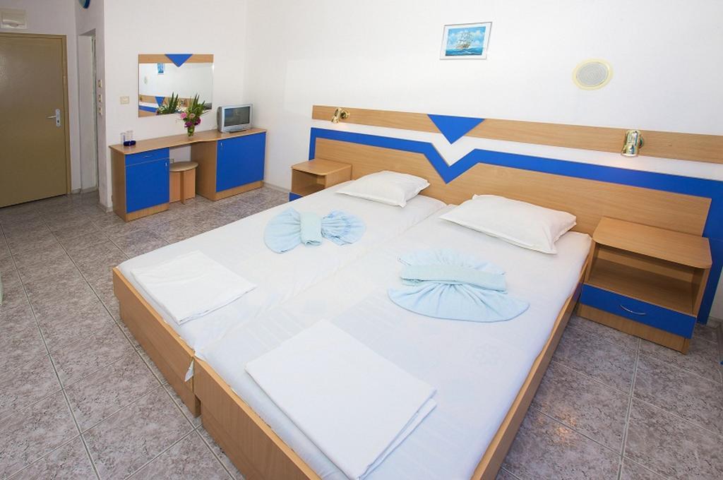 Elvira Hotel Ravda Habitación foto